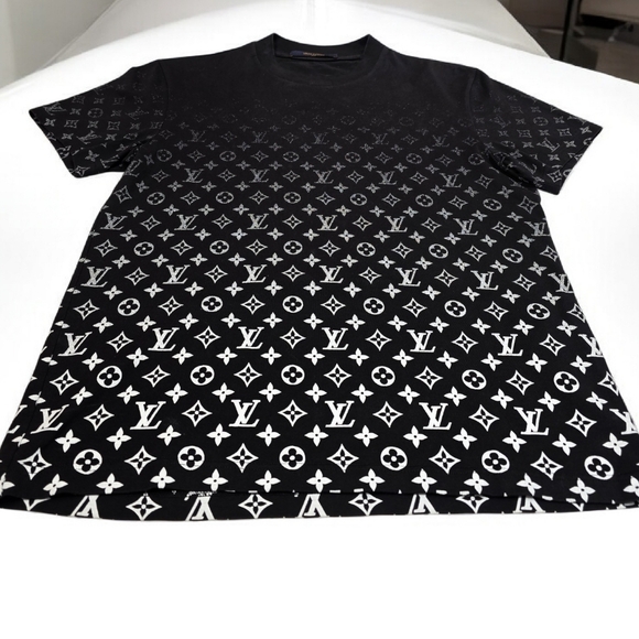 ✨️Authentic Louis Vuitton Black Gradient T-Shirt - Picture 7 of 16